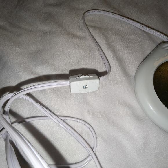 Electric Coffee Mug Warmer - Desk/Travel Appliance - Switch - Great Condition - Picture 3 of 4